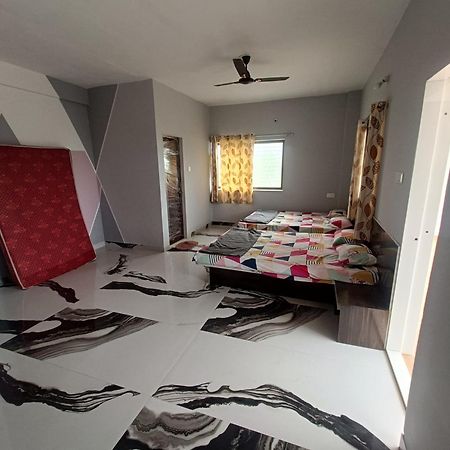 Matoshree Guesthouse Akalkot Ngoại thất bức ảnh