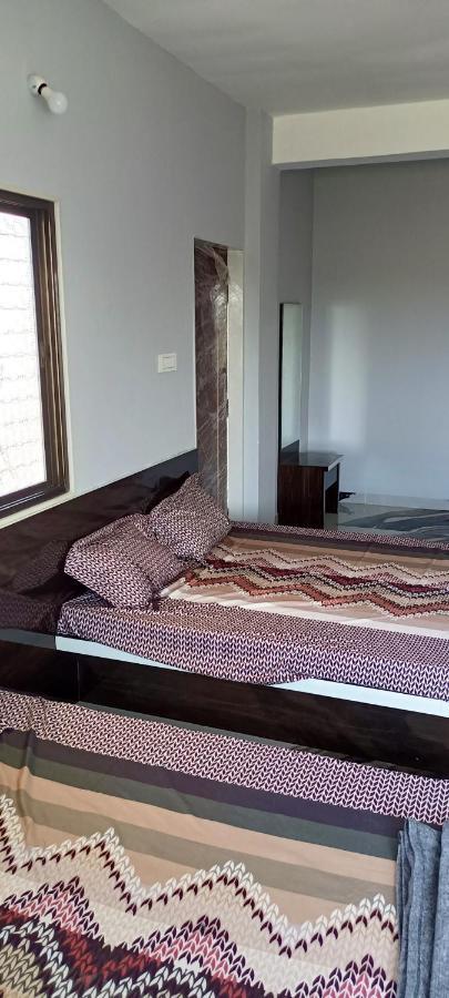 Matoshree Guesthouse Akalkot Ngoại thất bức ảnh