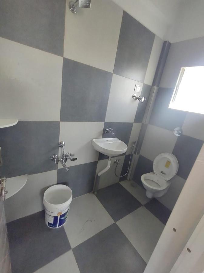 Matoshree Guesthouse Akalkot Ngoại thất bức ảnh