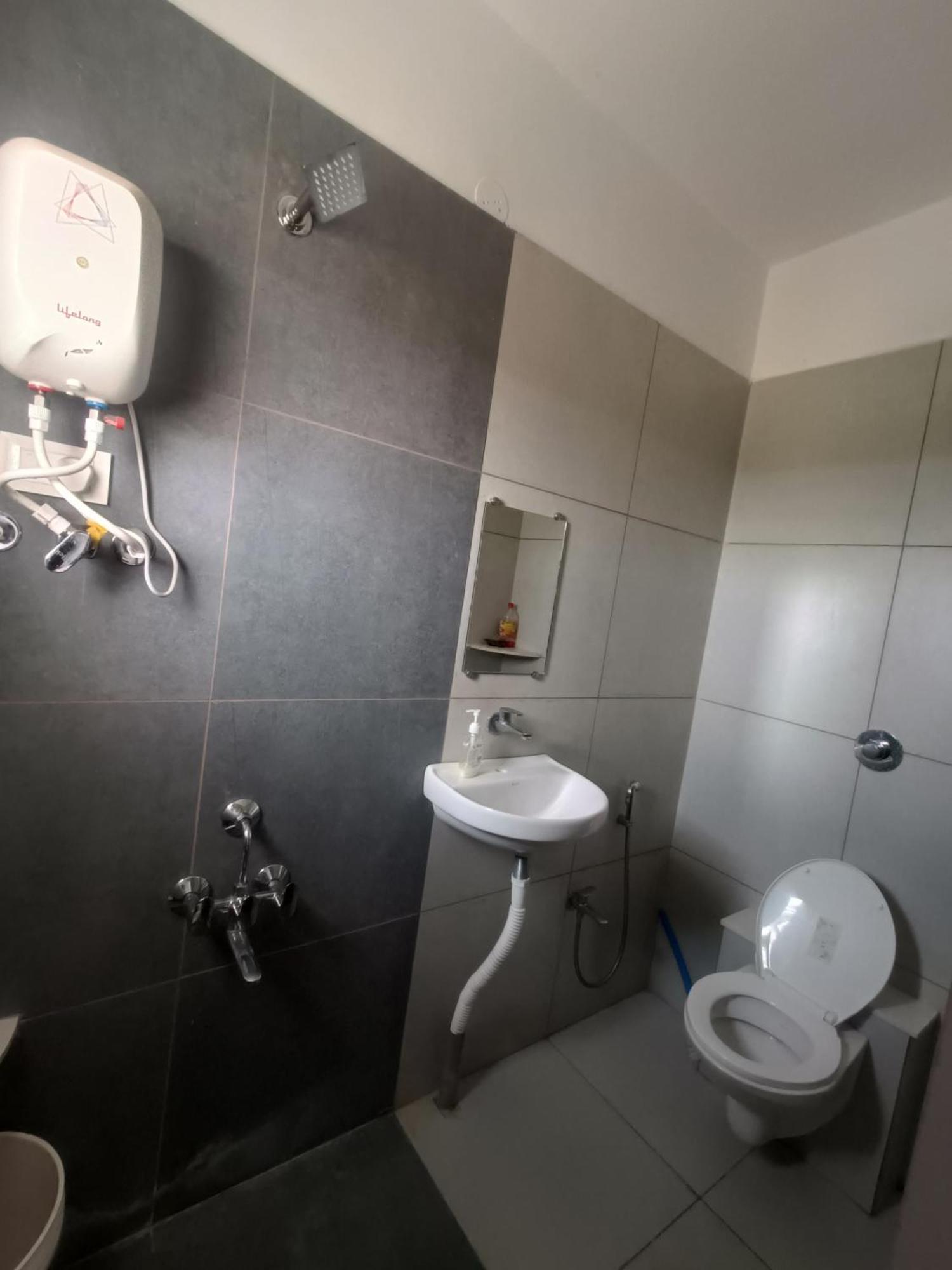 Matoshree Guesthouse Akalkot Ngoại thất bức ảnh