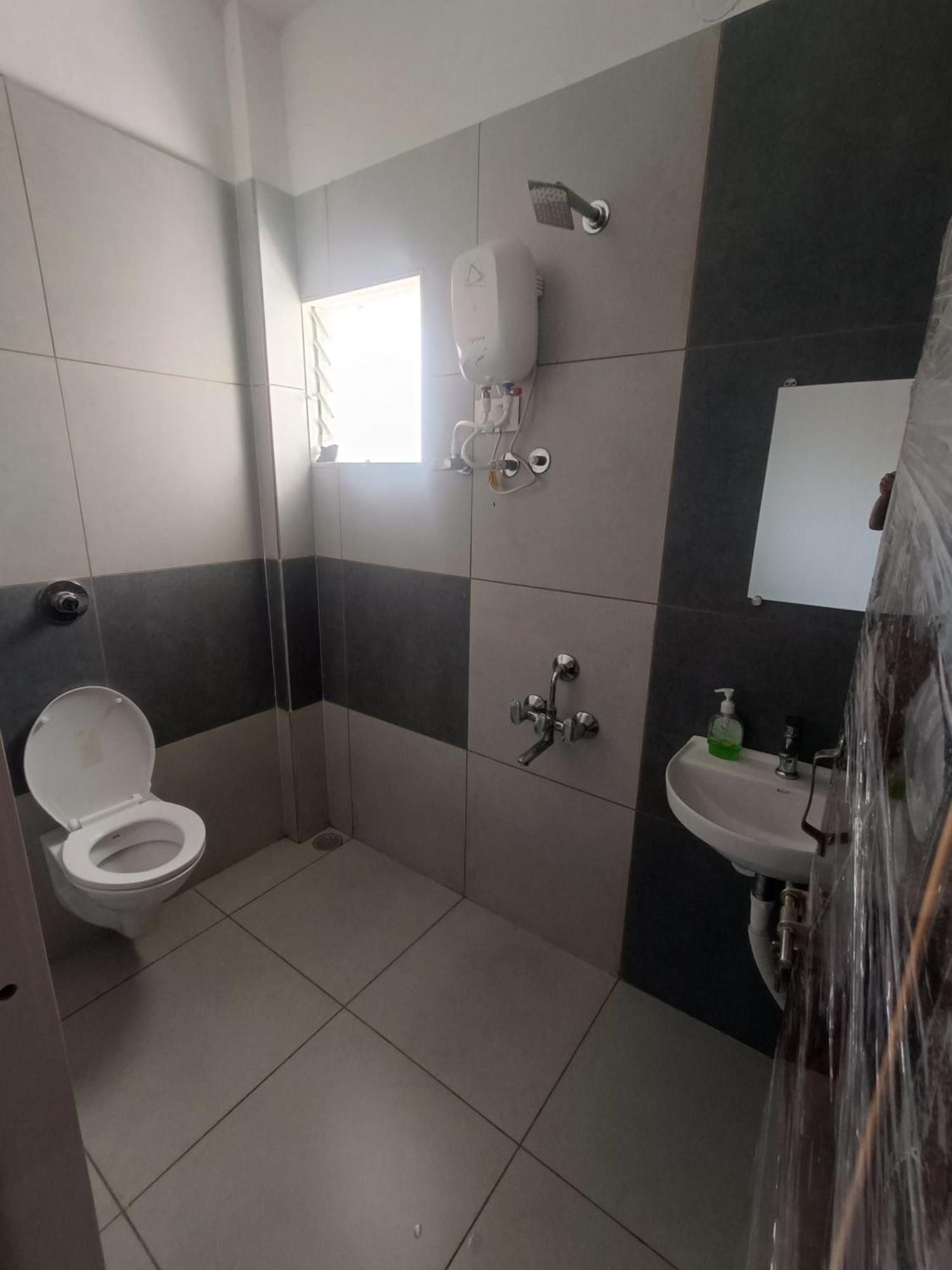Matoshree Guesthouse Akalkot Ngoại thất bức ảnh