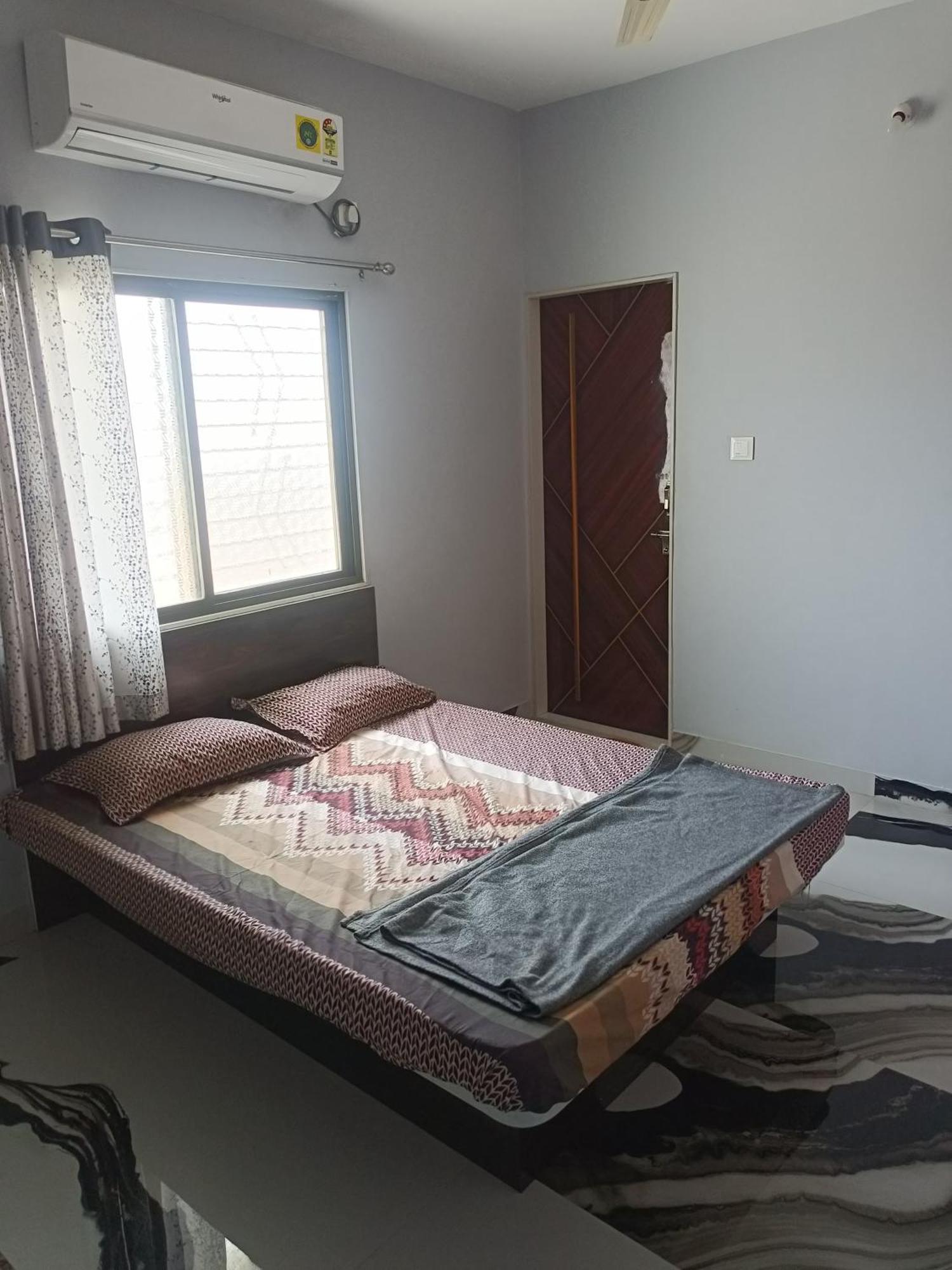 Matoshree Guesthouse Akalkot Ngoại thất bức ảnh